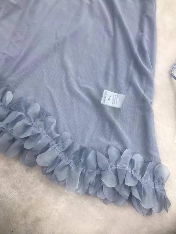 【Plus Size】 Petal Decor Sheer Mesh Cami Nightdress & Thong Sexy Lingerie Set, Romantic Criss Cross Backless Slip Nightgown & Panty, Women's Sleepwear for All Seasons